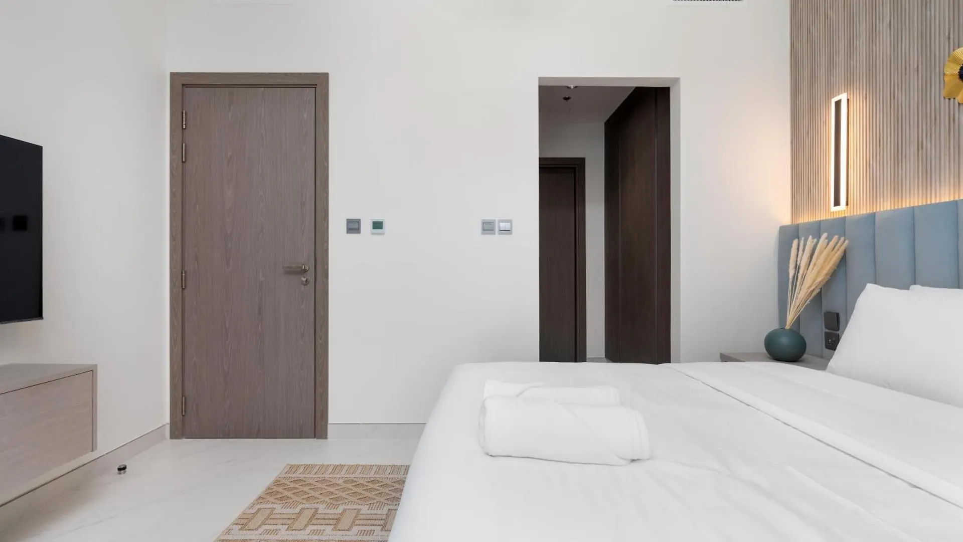 Luxury Apartment In Dubai Center, District One