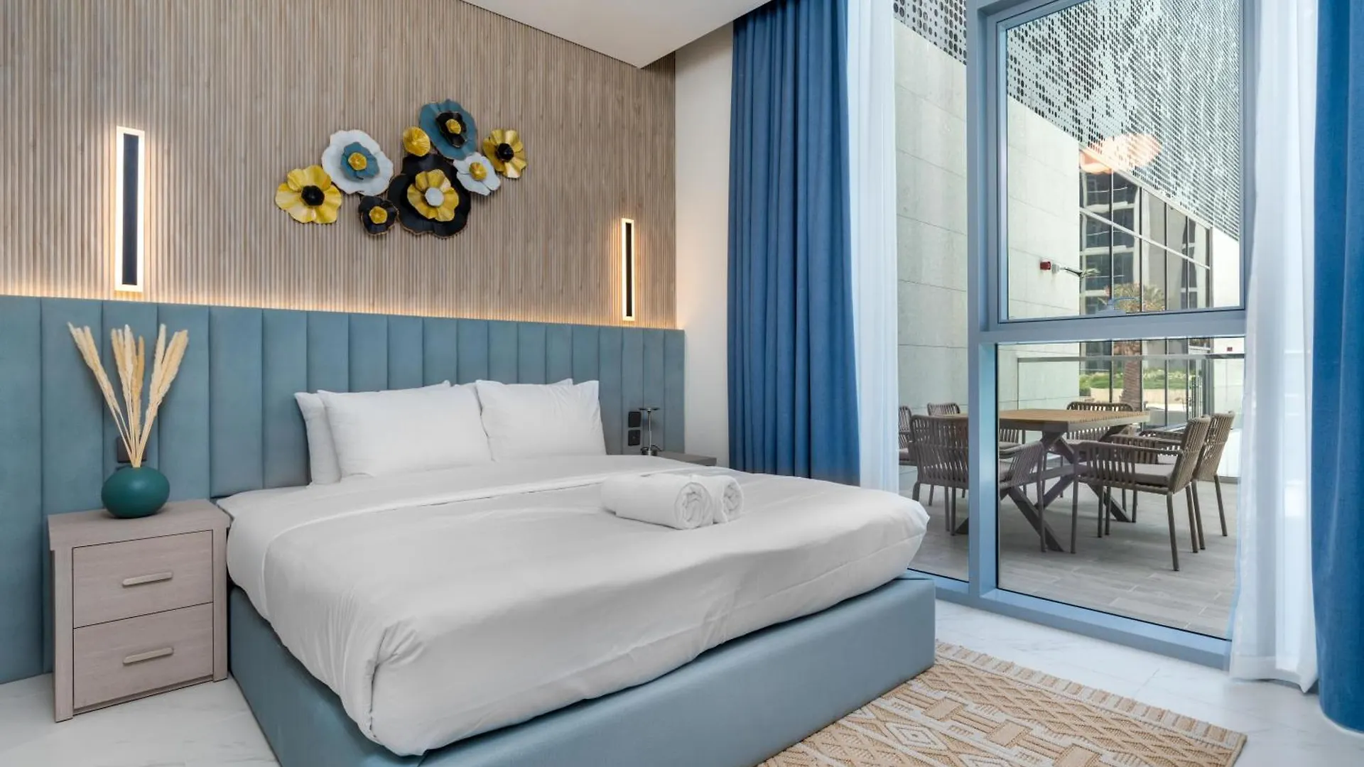 Luxury Apartment In Dubai Center, District One