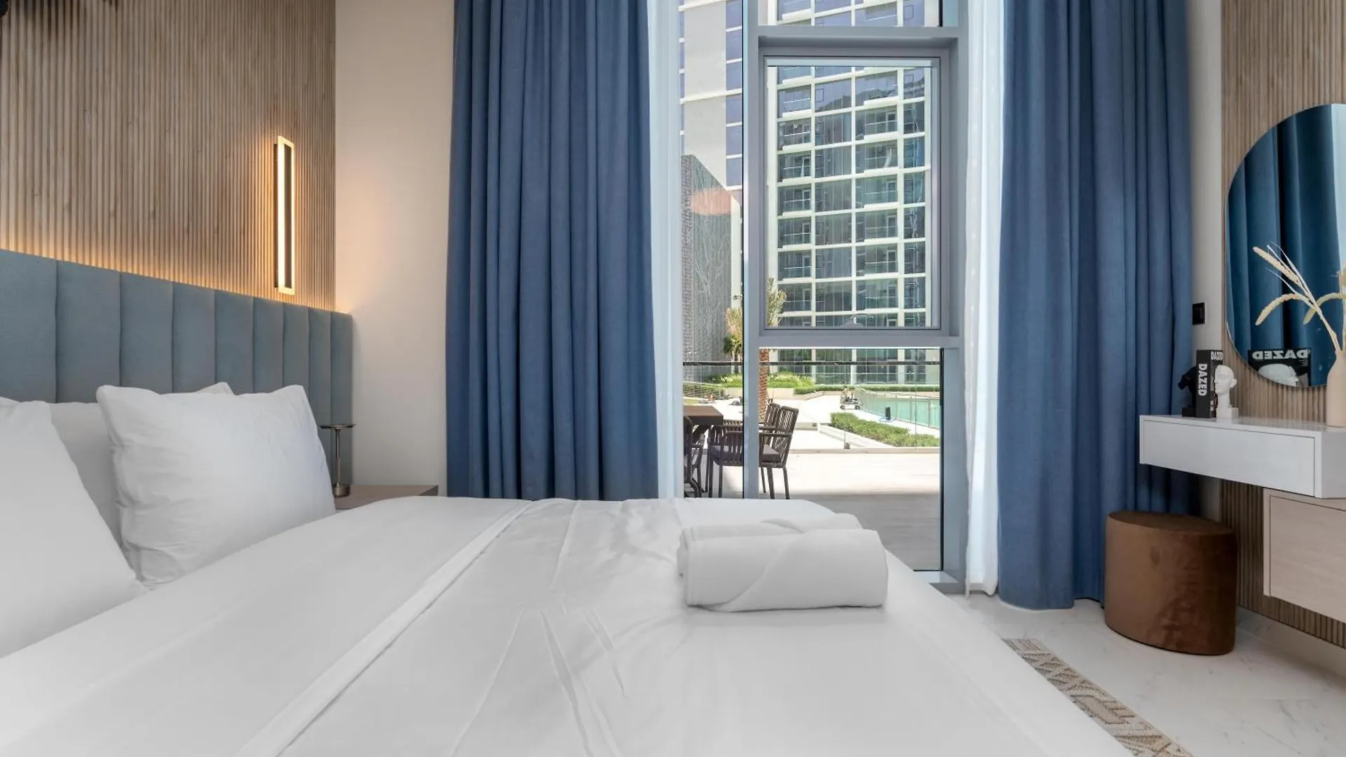 Luxury Apartment In Dubai Center, District One
